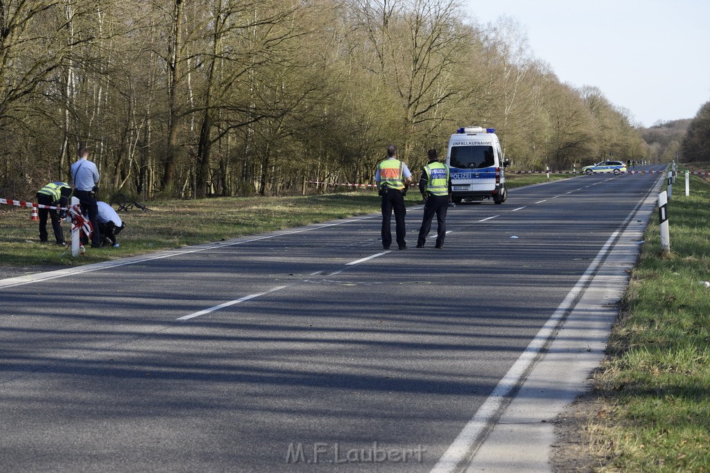 Schwerer VU Krad Fahrrad Koeln Porz Alte Koelnerstr P176.JPG - Miklos Laubert